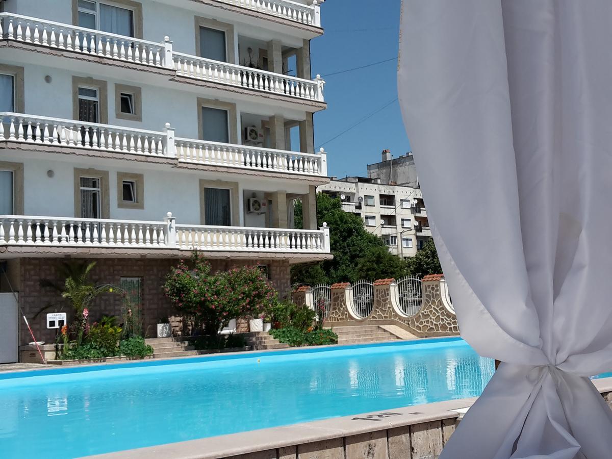 Family Hotel Zhelkovi - Olympia Kharmanli Exterior foto